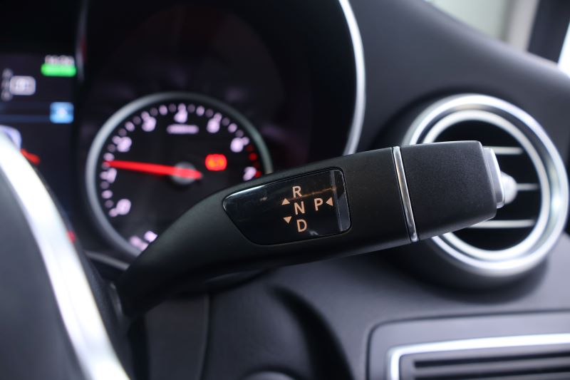 BENZ C300e AVANTGARDE-W205 