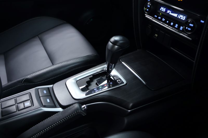 TOYOTA FORTUNER 2.4 Leader AT