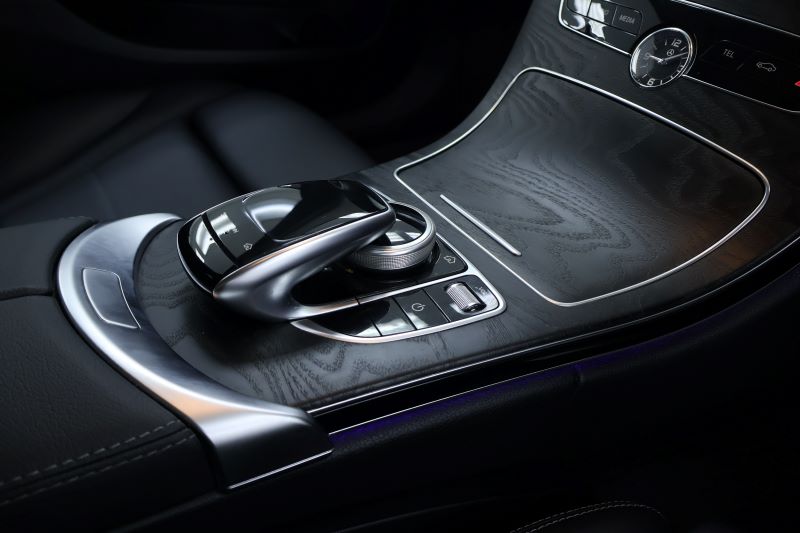 BENZ C300e AVATGARDE W205