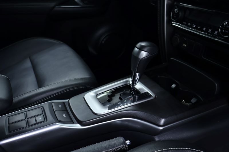 TOYOTA FORTUNER G Leader 